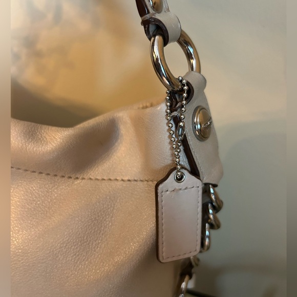 Coach Cream Leather Shoulder Bag - Picture 5 of 12